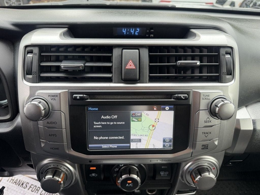 Used 2018 Toyota 4Runner SR5 AWD/4WD image 19