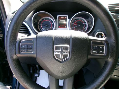 Used 2014 Dodge Journey SXT w/ Flexible Seating Group image 18