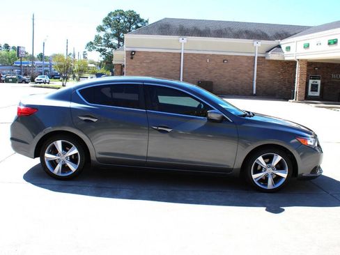Used 2013 Acura ILX w/ Technology Package image 3