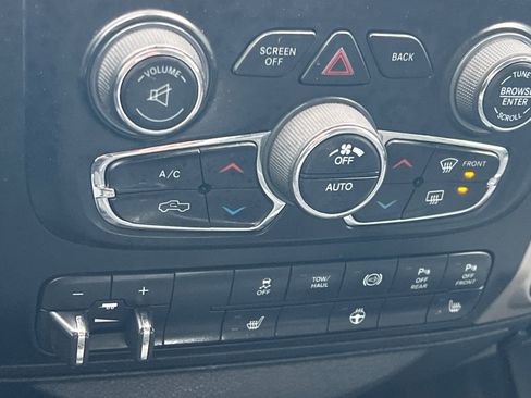 Used 2017 RAM 2500 Big Horn image 21