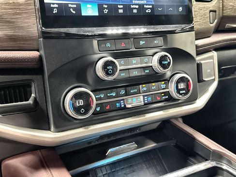 Certified 2024 Ford Expedition Limited AWD/4WD image 22