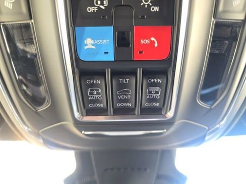 Used 2024 Jeep Wagoneer Launch Edition image 26