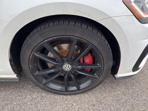 Used 2019 Volkswagen GTI Rabbit Edition image 4