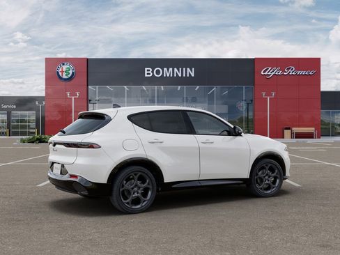 New 2026 Alfa Romeo Tonale w/ Red Premium Package image 4