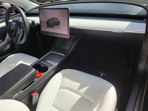 Used 2023 Tesla Model 3 Standard Range image 7