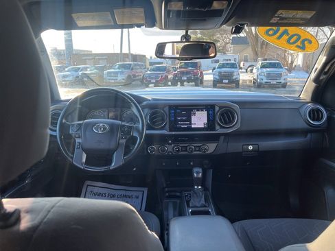 Used 2016 Toyota Tacoma TRD Sport image 6