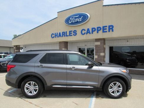 Used 2024 Ford Explorer XLT w/ Equipment Group 202A AWD/4WD image 4