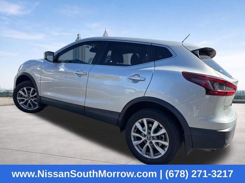 Used 2021 Nissan Rogue Sport S image 2