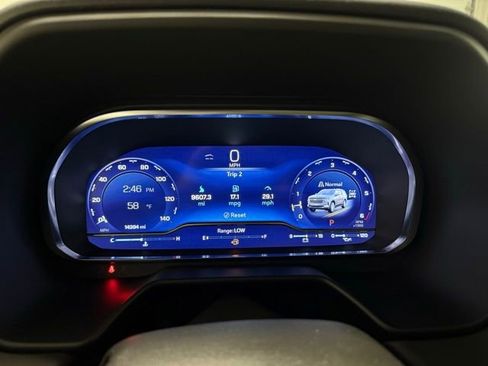 Used 2024 Chevrolet Tahoe High Country image 15