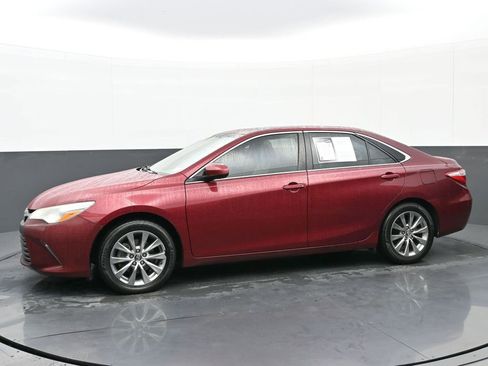 Used 2017 Toyota Camry XLE image 6