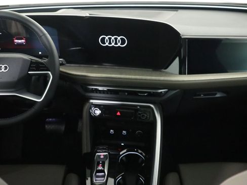 New 2025 Audi Q5 Prestige image 15