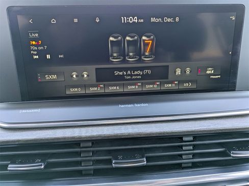 Used 2022 Kia Telluride SX w/ SX Prestige Package image 24