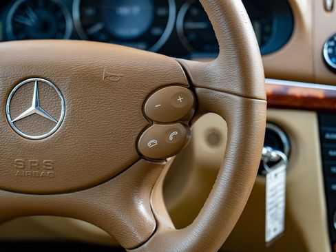 Used 2008 Mercedes-Benz E 350 4MATIC Sedan image 22