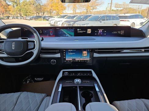 New 2025 Lincoln Navigator L Black Label image 2