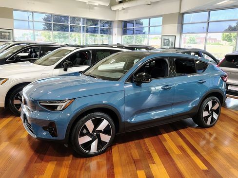 Used 2023 Volvo C40 P8 Recharge Plus w/ Climate Package AWD/4WD image 3