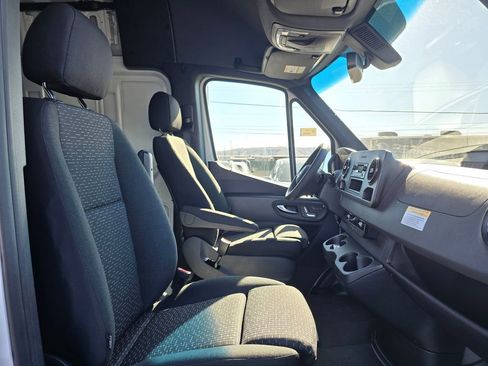 New 2025 Mercedes-Benz Sprinter 2500 image 10