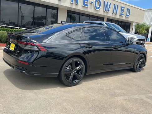 Used 2023 Honda Accord Sport image 6