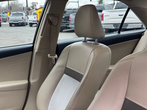 Used 2013 Toyota Camry XLE w/ Leather Pkg image 25