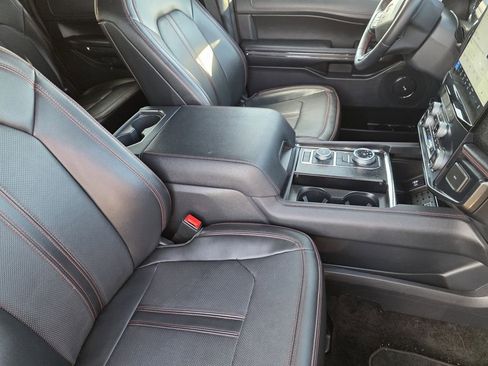 Used 2022 Ford Expedition Max Limited image 11