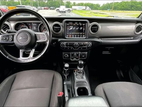 Used 2020 Jeep Wrangler Unlimited Sahara AWD/4WD image 7