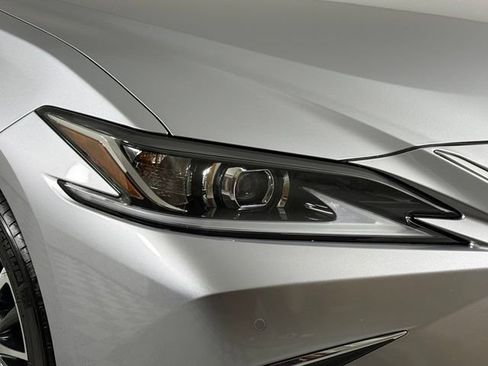 Used 2025 Lexus ES 350 w/ Premium Package FWD image 16
