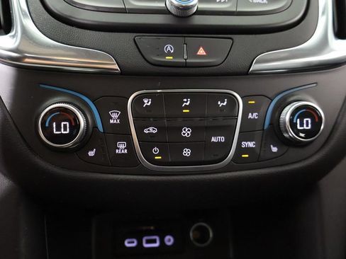 Used 2024 Chevrolet Equinox LT FWD image 47
