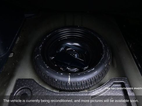 Used 2019 Toyota Yaris L FWD image 14