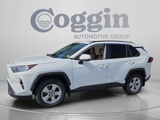 Used 2021 Toyota RAV4 XLE w/ Convenience Package FWD video 1