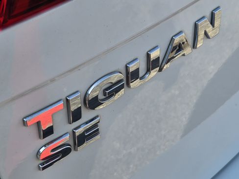 Used 2018 Volkswagen Tiguan SE FWD image 39