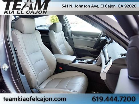 Used 2020 Honda Accord Touring image 12