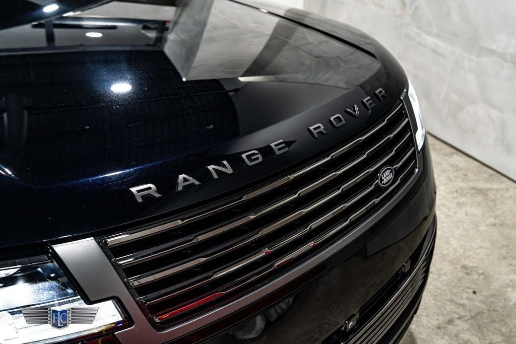 Used 2023 Land Rover Range Rover SV AWD/4WD image 5
