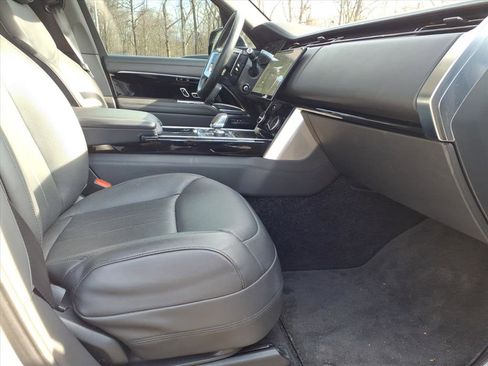 Certified 2022 Land Rover Range Rover SE image 3