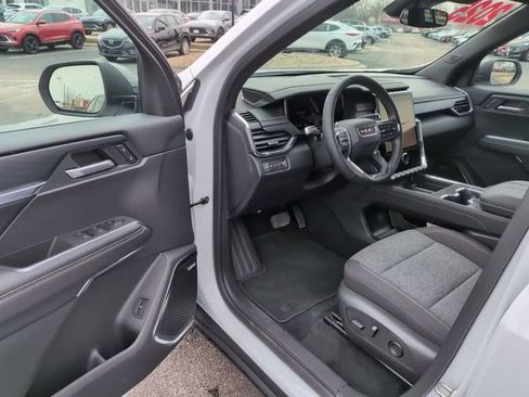 Used 2025 GMC Acadia Elevation AWD/4WD image 14