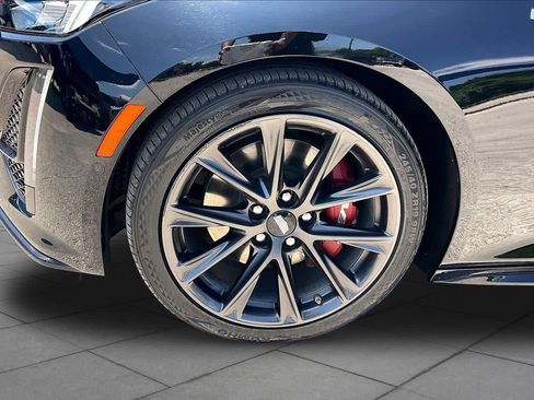 Used 2024 Cadillac CT5 V w/ Platinum Package RWD image 11