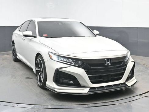 Used 2020 Honda Accord Sport image 2