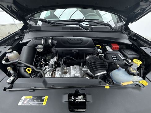 Used 2024 Jeep Compass Sport image 33