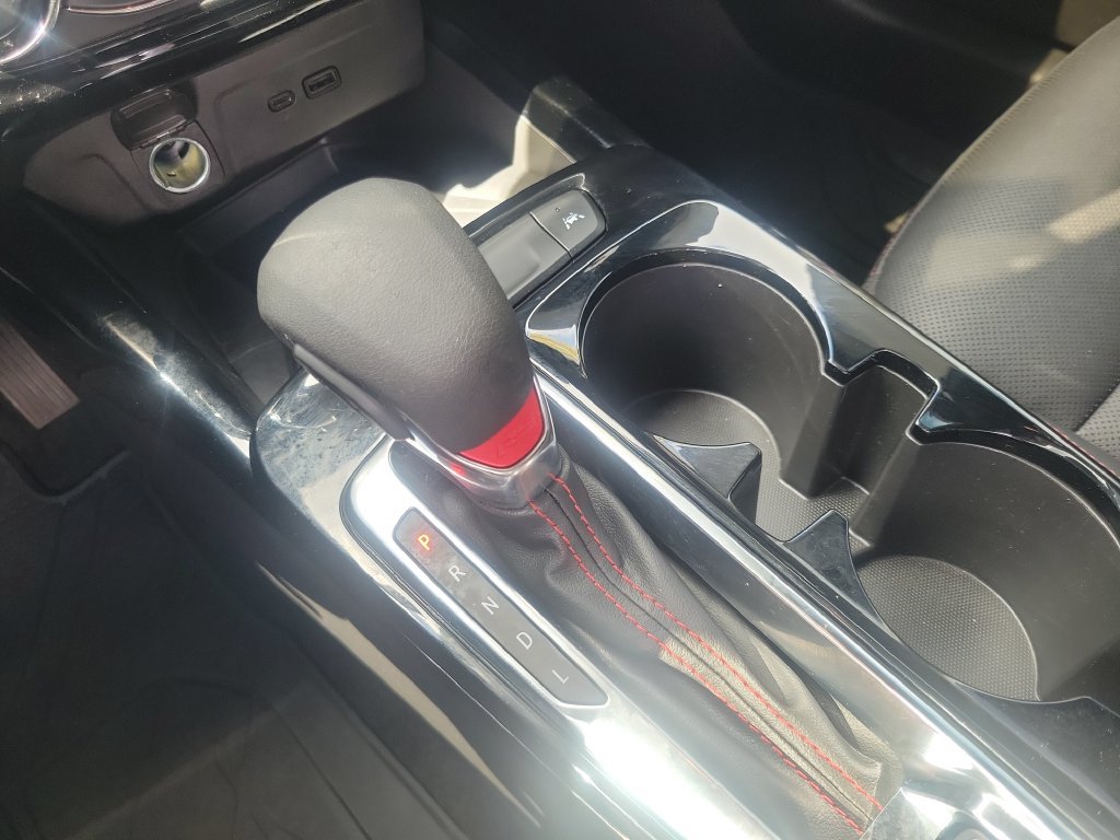 Used 2025 Chevrolet Trax RS w/ Sunroof Package FWD image 29