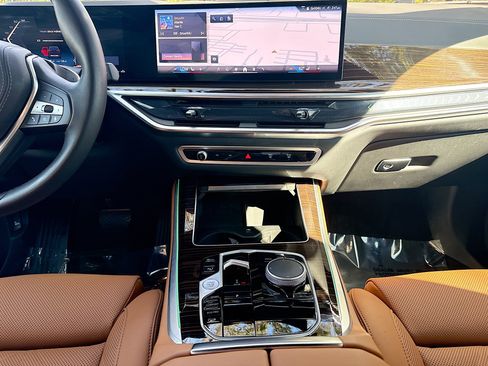 Used 2026 BMW X5 xDrive40i w/ Parking Assistance Package image 19