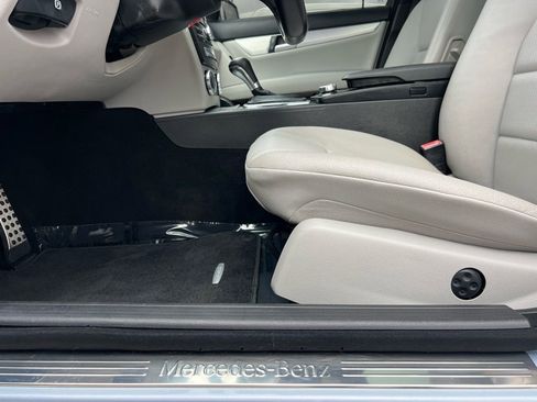 Used 2013 Mercedes-Benz C 250 Sedan w/ Premium 1 Pkg image 39