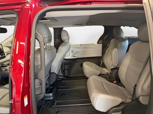 Certified 2026 Toyota Sienna XLE FWD image 13
