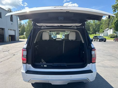 Used 2018 Ford Expedition Platinum AWD/4WD image 17