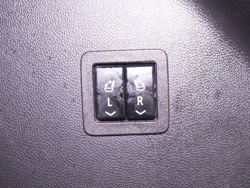 Used 2022 Buick Enclave Premium AWD/4WD image 23