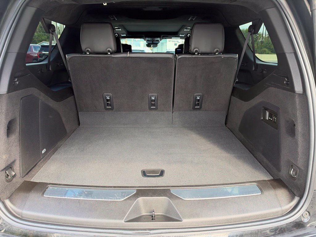 Used 2023 Cadillac Escalade ESV Sport Platinum w/ LPO, ONYX Package AWD/4WD image 5