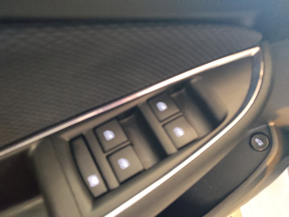 Used 2019 Chevrolet Cruze LS w/ LS Convenience Package FWD image 27
