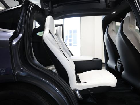 Used 2018 Tesla Model X 100D AWD/4WD image 34