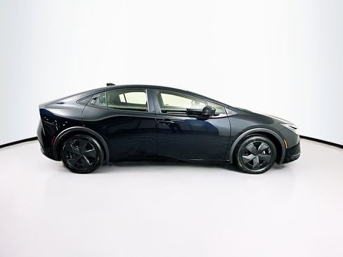 Used 2025 Toyota Prius LE image 10