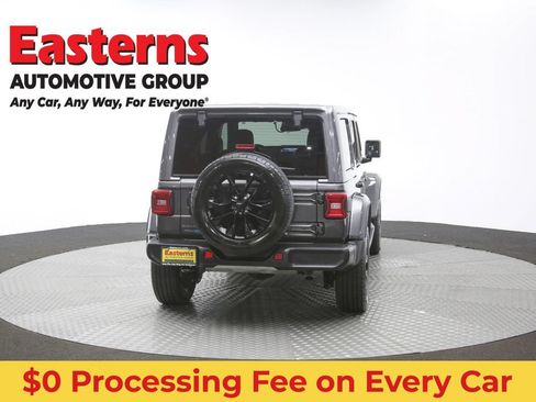 Used 2025 Jeep Wrangler Unlimited Sahara AWD/4WD image 34