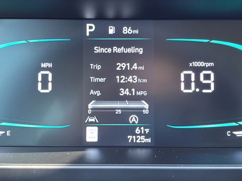 Certified 2025 Hyundai Elantra SE FWD image 23