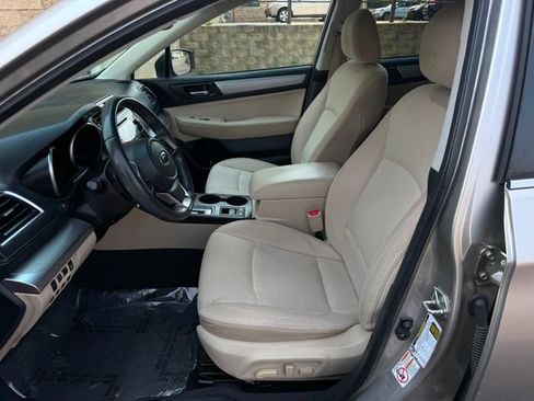 Used 2018 Subaru Outback 2.5i Premium AWD/4WD image 6
