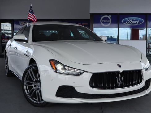 Used 2017 Maserati Ghibli S image 2